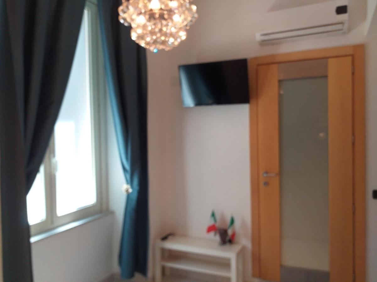 Beb Pantarei Bed and Breakfast Napels Kamer foto