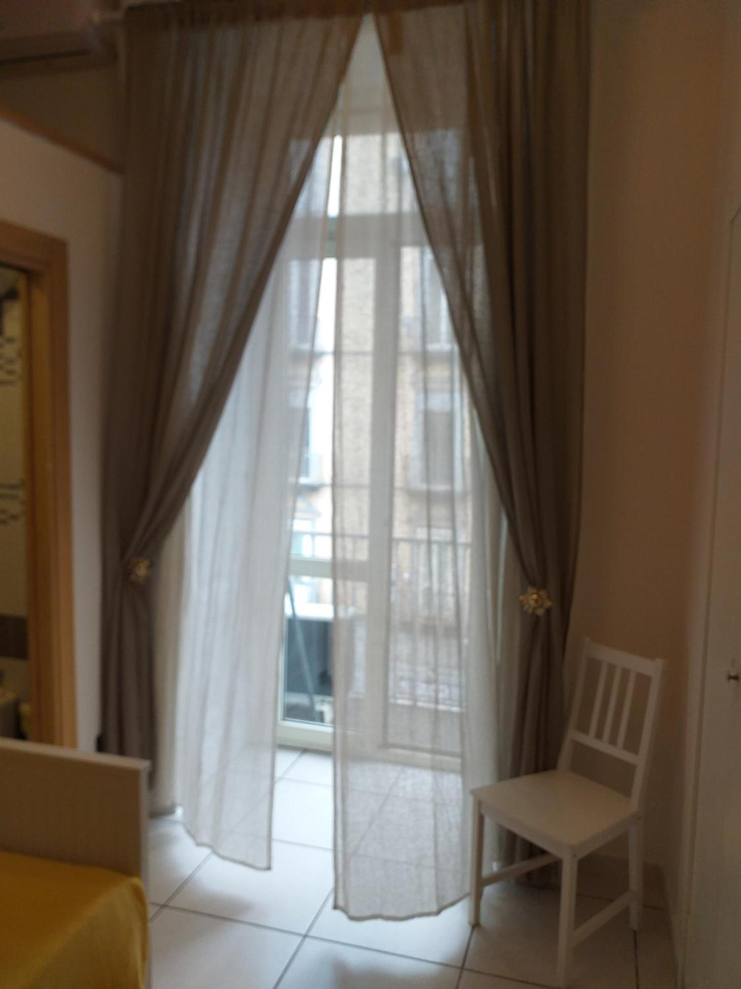 Beb Pantarei Bed and Breakfast Napels Kamer foto